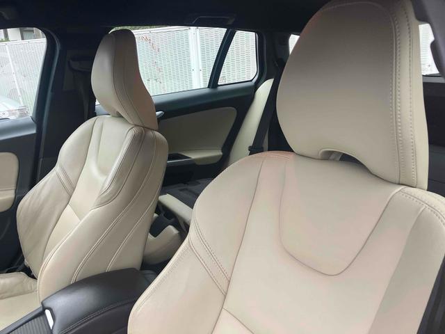 Ｖ６０ 　ＥＴＣ　バックカメラ　ナビ　ＴＶ　オートクルーズコントロール　アルミホイール　オートライト　ＨＩＤ　パワーシート　革シート　ＡＴ　盗難防止システム　ＡＢＳ　ＣＤ　ＵＳＢ　ミュージックプレイヤー接続可（26枚目）