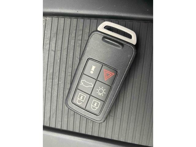 Ｖ６０ 　ＥＴＣ　バックカメラ　ナビ　ＴＶ　オートクルーズコントロール　アルミホイール　オートライト　ＨＩＤ　パワーシート　革シート　ＡＴ　盗難防止システム　ＡＢＳ　ＣＤ　ＵＳＢ　ミュージックプレイヤー接続可（36枚目）