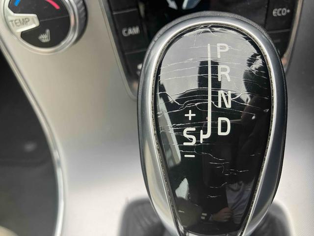 Ｖ６０ 　ＥＴＣ　バックカメラ　ナビ　ＴＶ　オートクルーズコントロール　アルミホイール　オートライト　ＨＩＤ　パワーシート　革シート　ＡＴ　盗難防止システム　ＡＢＳ　ＣＤ　ＵＳＢ　ミュージックプレイヤー接続可（37枚目）