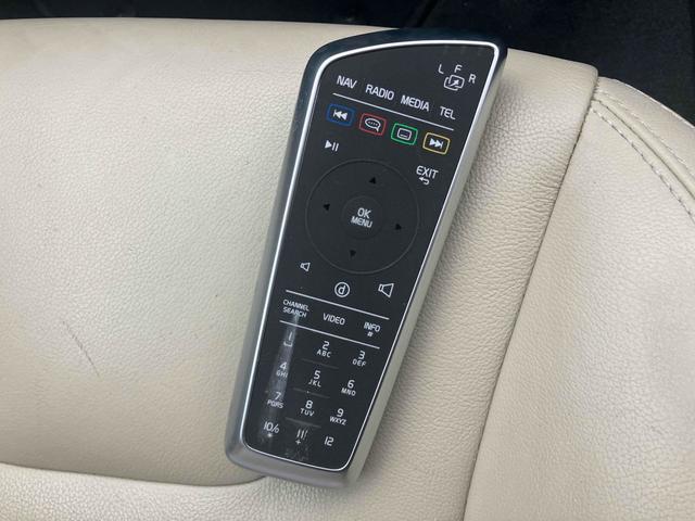 Ｖ６０ 　ＥＴＣ　バックカメラ　ナビ　ＴＶ　オートクルーズコントロール　アルミホイール　オートライト　ＨＩＤ　パワーシート　革シート　ＡＴ　盗難防止システム　ＡＢＳ　ＣＤ　ＵＳＢ　ミュージックプレイヤー接続可（39枚目）