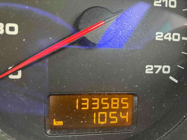 カイエン ベースグレード　４ＷＤ　バックカメラ　パワーシート　電動リアゲート　アルミホイール　キーレスエントリー　ＡＴ　盗難防止システム　ＡＢＳ　エアコン　パワーステアリング　パワーウィンドウ　運転席エアバッグ（25枚目）