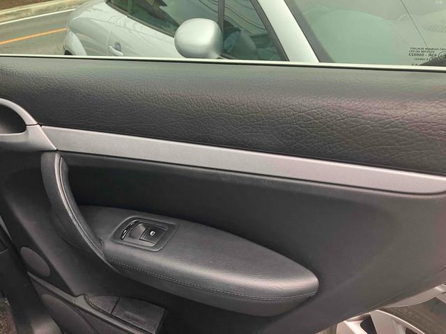 カイエン ベースグレード　４ＷＤ　バックカメラ　パワーシート　電動リアゲート　アルミホイール　キーレスエントリー　ＡＴ　盗難防止システム　ＡＢＳ　エアコン　パワーステアリング　パワーウィンドウ　運転席エアバッグ（31枚目）