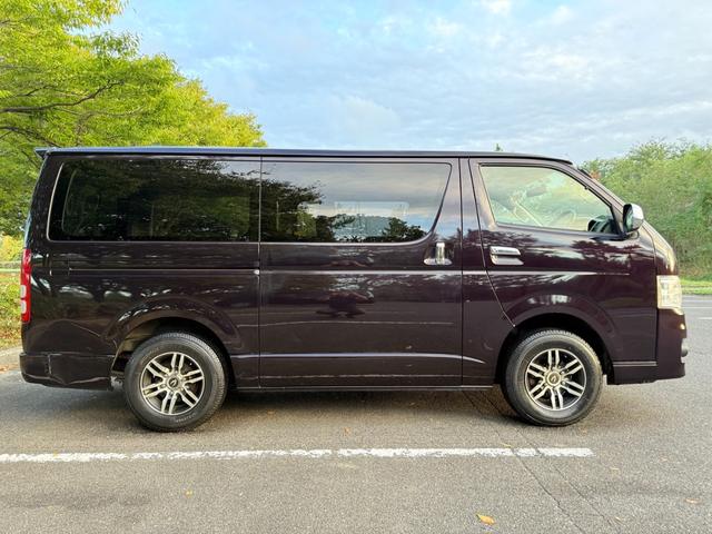 ハイエースバン ロングスーパーＧＬプライムセレ　４ＷＤ　ディーゼルターボ　５人乗り　ＡＴ　５ドア　オートクローザー　フォグ　リアスポイラー　キーレス　電動格納ミラー　地デジＴＶ　ナビ　アルミホイール　Ｂカメラ　Ｗエアコン　ワンオーナー　ＥＴＣ（14枚目）