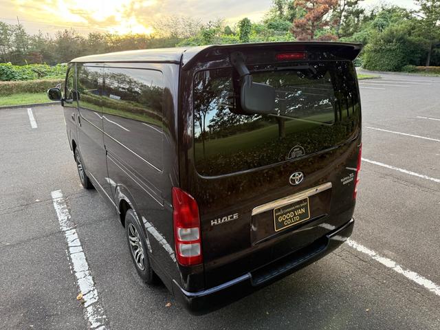 ハイエースバン ロングスーパーＧＬプライムセレ　４ＷＤ　ディーゼルターボ　５人乗り　ＡＴ　５ドア　オートクローザー　フォグ　リアスポイラー　キーレス　電動格納ミラー　地デジＴＶ　ナビ　アルミホイール　Ｂカメラ　Ｗエアコン　ワンオーナー　ＥＴＣ（17枚目）