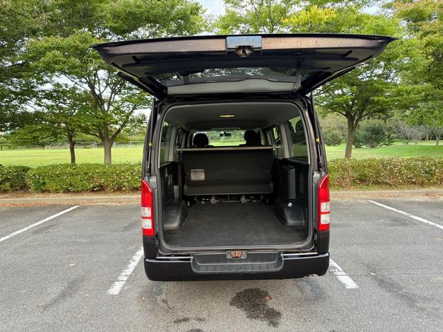 ハイエースバン ロングスーパーＧＬプライムセレ　４ＷＤ　ディーゼルターボ　５人乗り　ＡＴ　５ドア　オートクローザー　フォグ　リアスポイラー　キーレス　電動格納ミラー　地デジＴＶ　ナビ　アルミホイール　Ｂカメラ　Ｗエアコン　ワンオーナー　ＥＴＣ（77枚目）