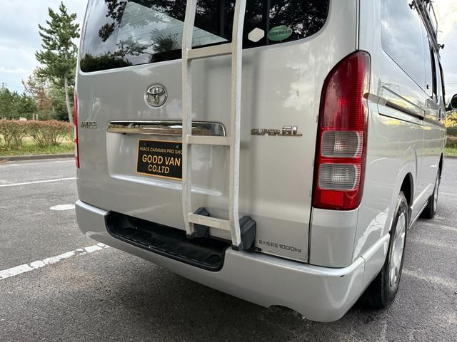 ハイエースバン ロングスーパーＧＬ　４ＷＤ　ディーゼルターボ　５ドア　５人乗り　ＡＴ　ルーフキャリア　キーレス　電格ミラー　ＥＴＣ　ＴＶ　ナビ　バックカメラ　パワーヒート　寒冷地仕様　Ｗエアコン　オートエアコン　ＡＣ１００Ｖ電源　フォグ（23枚目）