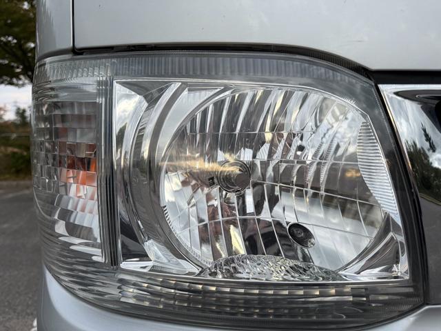 ハイエースバン ロングスーパーＧＬ　４ＷＤ　ディーゼルターボ　５ドア　５人乗り　ＡＴ　ルーフキャリア　キーレス　電格ミラー　ＥＴＣ　ＴＶ　ナビ　バックカメラ　パワーヒート　寒冷地仕様　Ｗエアコン　オートエアコン　ＡＣ１００Ｖ電源　フォグ（26枚目）