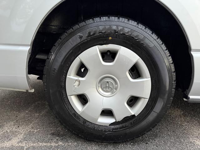 ハイエースバン ロングスーパーＧＬ　４ＷＤ　ディーゼルターボ　５ドア　５人乗り　ＡＴ　ルーフキャリア　キーレス　電格ミラー　ＥＴＣ　ＴＶ　ナビ　バックカメラ　パワーヒート　寒冷地仕様　Ｗエアコン　オートエアコン　ＡＣ１００Ｖ電源　フォグ（34枚目）