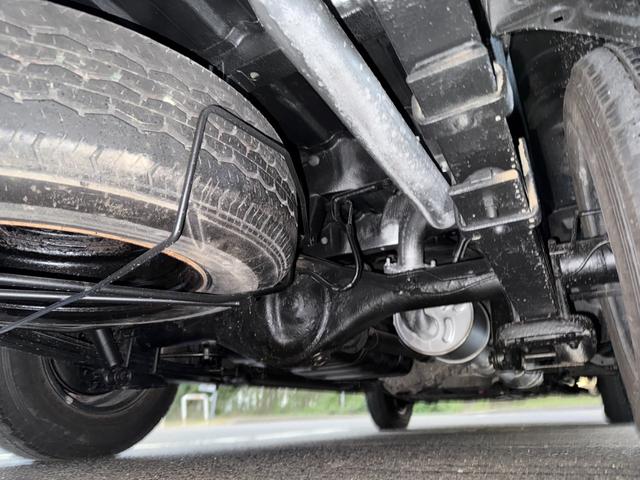 ハイエースバン ロングスーパーＧＬ　４ＷＤ　ディーゼルターボ　５ドア　５人乗り　ＡＴ　ルーフキャリア　キーレス　電格ミラー　ＥＴＣ　ＴＶ　ナビ　バックカメラ　パワーヒート　寒冷地仕様　Ｗエアコン　オートエアコン　ＡＣ１００Ｖ電源　フォグ（38枚目）