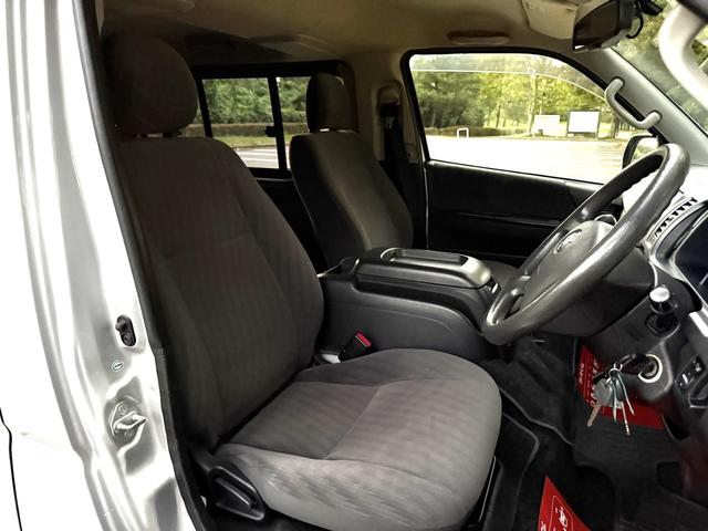 ハイエースバン ロングスーパーＧＬ　４ＷＤ　ディーゼルターボ　５ドア　５人乗り　ＡＴ　ルーフキャリア　キーレス　電格ミラー　ＥＴＣ　ＴＶ　ナビ　バックカメラ　パワーヒート　寒冷地仕様　Ｗエアコン　オートエアコン　ＡＣ１００Ｖ電源　フォグ（41枚目）