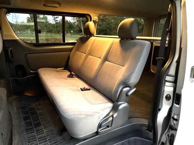 ハイエースバン ロングスーパーＧＬ　４ＷＤ　ディーゼルターボ　５ドア　５人乗り　ＡＴ　ルーフキャリア　キーレス　電格ミラー　ＥＴＣ　ＴＶ　ナビ　バックカメラ　パワーヒート　寒冷地仕様　Ｗエアコン　オートエアコン　ＡＣ１００Ｖ電源　フォグ（71枚目）