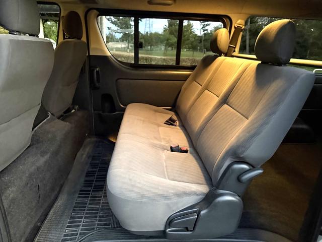 ハイエースバン ロングスーパーＧＬ　４ＷＤ　ディーゼルターボ　５ドア　５人乗り　ＡＴ　ルーフキャリア　キーレス　電格ミラー　ＥＴＣ　ＴＶ　ナビ　バックカメラ　パワーヒート　寒冷地仕様　Ｗエアコン　オートエアコン　ＡＣ１００Ｖ電源　フォグ（72枚目）