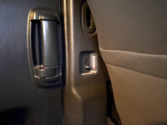 ハイエースバン ロングスーパーＧＬ　４ＷＤ　ディーゼルターボ　５ドア　５人乗り　ＡＴ　ルーフキャリア　キーレス　電格ミラー　ＥＴＣ　ＴＶ　ナビ　バックカメラ　パワーヒート　寒冷地仕様　Ｗエアコン　オートエアコン　ＡＣ１００Ｖ電源　フォグ（75枚目）