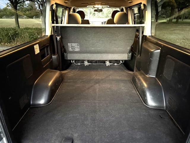 ハイエースバン ロングスーパーＧＬ　４ＷＤ　ディーゼルターボ　５ドア　５人乗り　ＡＴ　ルーフキャリア　キーレス　電格ミラー　ＥＴＣ　ＴＶ　ナビ　バックカメラ　パワーヒート　寒冷地仕様　Ｗエアコン　オートエアコン　ＡＣ１００Ｖ電源　フォグ（77枚目）