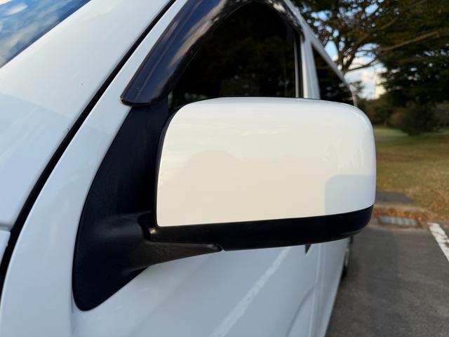 ＮＶ３５０キャラバンバン ロングＤＸターボ　切替４ＷＤ　ディーゼルターボ　オートマ　９人乗り　３列シート　スライドドア　キーレス　電動格納ミラー　ＥＴＣ　ヘッドライトレベライザー　Ｗエアコン　プライバシーガラス　ピュアドライブ　車検Ｒ８年１月（28枚目）