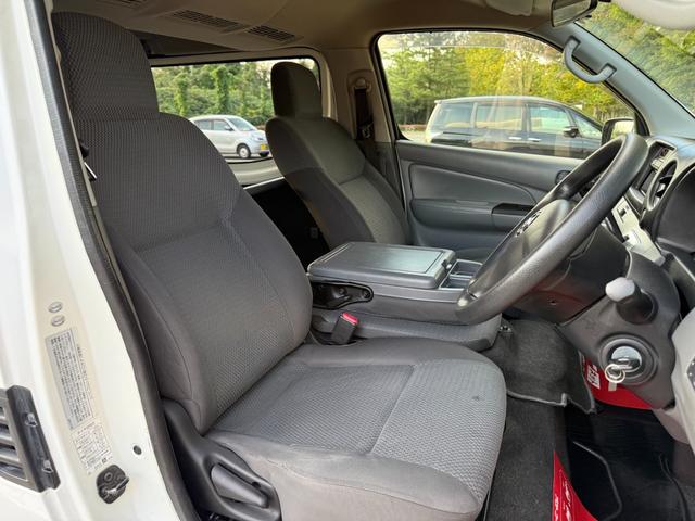 ＮＶ３５０キャラバンバン ロングＤＸターボ　切替４ＷＤ　ディーゼルターボ　オートマ　９人乗り　３列シート　スライドドア　キーレス　電動格納ミラー　ＥＴＣ　ヘッドライトレベライザー　Ｗエアコン　プライバシーガラス　ピュアドライブ　車検Ｒ８年１月（44枚目）