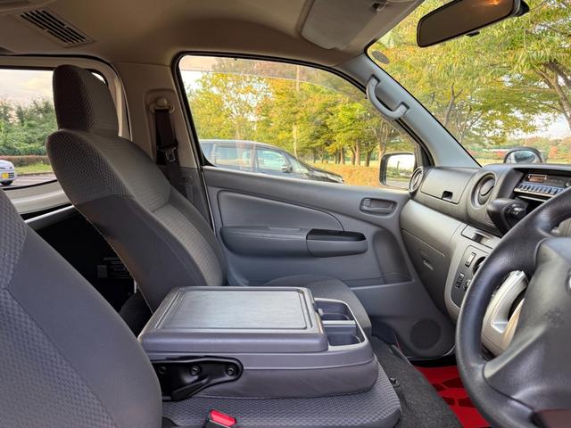 ＮＶ３５０キャラバンバン ロングＤＸターボ　切替４ＷＤ　ディーゼルターボ　オートマ　９人乗り　３列シート　スライドドア　キーレス　電動格納ミラー　ＥＴＣ　ヘッドライトレベライザー　Ｗエアコン　プライバシーガラス　ピュアドライブ　車検Ｒ８年１月（45枚目）