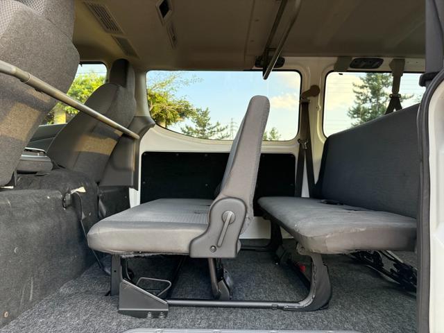 ＮＶ３５０キャラバンバン ロングＤＸターボ　切替４ＷＤ　ディーゼルターボ　オートマ　９人乗り　３列シート　スライドドア　キーレス　電動格納ミラー　ＥＴＣ　ヘッドライトレベライザー　Ｗエアコン　プライバシーガラス　ピュアドライブ　車検Ｒ８年１月（67枚目）