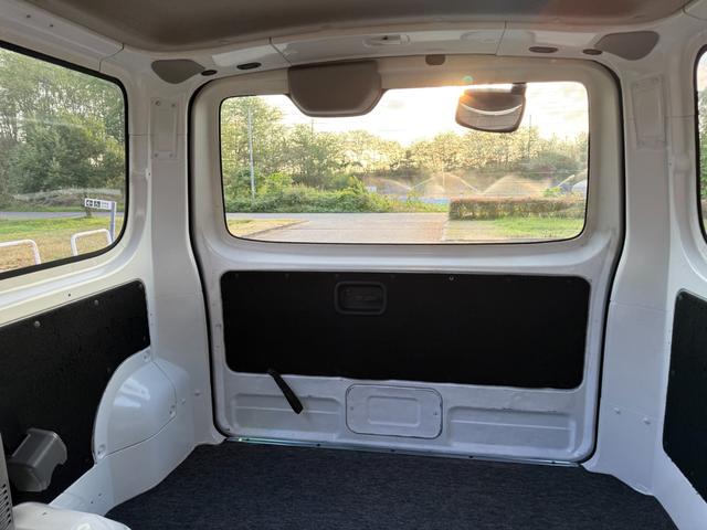 ＮＶ３５０キャラバンバン ロングＤＸターボ　切替４ＷＤ　ディーゼルターボ　オートマ　９人乗り　３列シート　スライドドア　キーレス　電動格納ミラー　ＥＴＣ　ヘッドライトレベライザー　Ｗエアコン　プライバシーガラス　ピュアドライブ　車検Ｒ８年１月（73枚目）