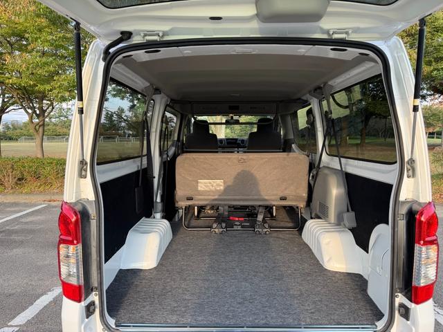 ＮＶ３５０キャラバンバン ロングＤＸターボ　切替４ＷＤ　ディーゼルターボ　オートマ　９人乗り　３列シート　スライドドア　キーレス　電動格納ミラー　ＥＴＣ　ヘッドライトレベライザー　Ｗエアコン　プライバシーガラス　ピュアドライブ　車検Ｒ８年１月（78枚目）