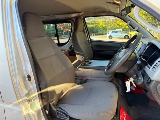 ハイエースバン ロングDX 4WD ディーゼルターボ オートマ 両側スライドドア 6人乗り キーレスエントリー ETC ナビ フルセグTV Bluetooth接続 タイミングベルト交換歴有 エアコン パワステ パワーウインドウ(39枚目)