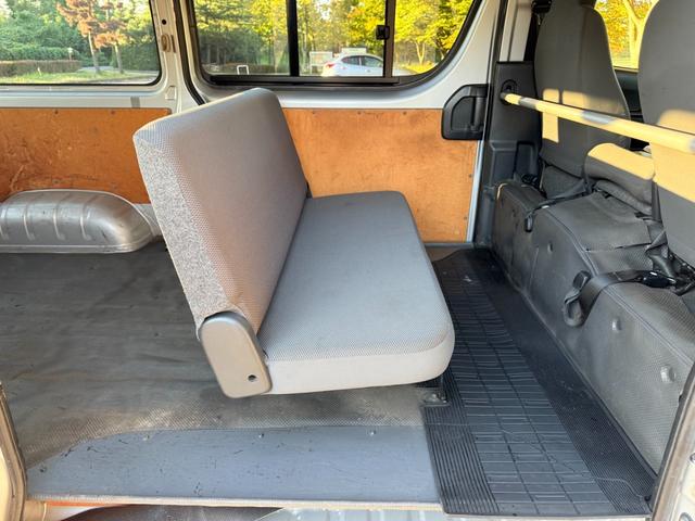 ハイエースバン ロングDX 4WD ディーゼルターボ オートマ 両側スライドドア 6人乗り キーレスエントリー ETC ナビ フルセグTV Bluetooth接続 タイミングベルト交換歴有 エアコン パワステ パワーウインドウ(63枚目)