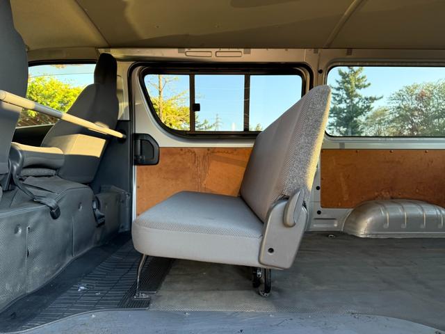 ハイエースバン ロングDX 4WD ディーゼルターボ オートマ 両側スライドドア 6人乗り キーレスエントリー ETC ナビ フルセグTV Bluetooth接続 タイミングベルト交換歴有 エアコン パワステ パワーウインドウ(67枚目)