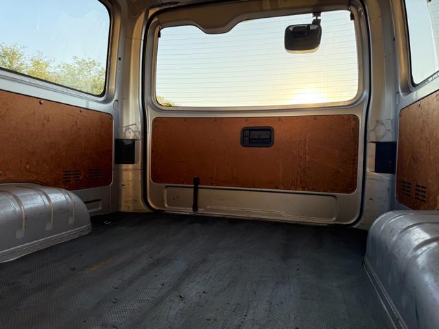 ハイエースバン ロングDX 4WD ディーゼルターボ オートマ 両側スライドドア 6人乗り キーレスエントリー ETC ナビ フルセグTV Bluetooth接続 タイミングベルト交換歴有 エアコン パワステ パワーウインドウ(71枚目)