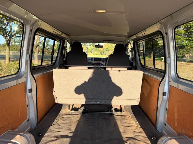 ハイエースバン ロングDX 4WD ディーゼルターボ オートマ 両側スライドドア 6人乗り キーレスエントリー ETC ナビ フルセグTV Bluetooth接続 タイミングベルト交換歴有 エアコン パワステ パワーウインドウ(74枚目)