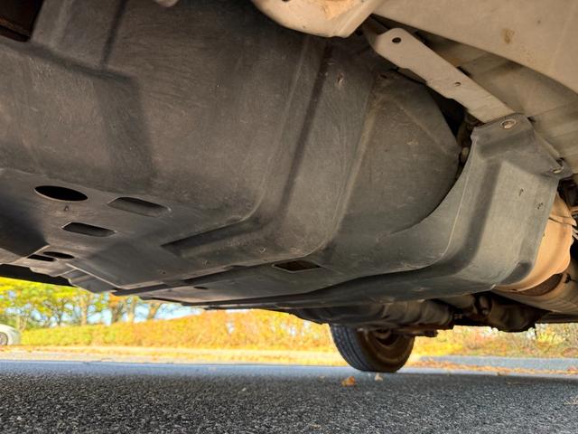 ＮＶ３５０キャラバンバン ロングＤＸターボ　切替４ＷＤ　ディーゼルターボ　ＡＴ　５ドア　６人乗り　フォグランプ　キーレスエントリー　電動格納ミラー　ＥＴＣ　ヘッドライトレベライザー　地デジＴＶ　バックカメラ　ナビ　ピュアドライブ　ＰＳ　ＰＷ（36枚目）