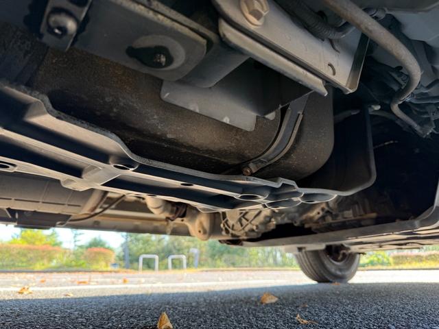 ＮＶ３５０キャラバンバン ロングＤＸターボ　切替４ＷＤ　ディーゼルターボ　ＡＴ　５ドア　６人乗り　フォグランプ　キーレスエントリー　電動格納ミラー　ＥＴＣ　ヘッドライトレベライザー　地デジＴＶ　バックカメラ　ナビ　ピュアドライブ　ＰＳ　ＰＷ（38枚目）