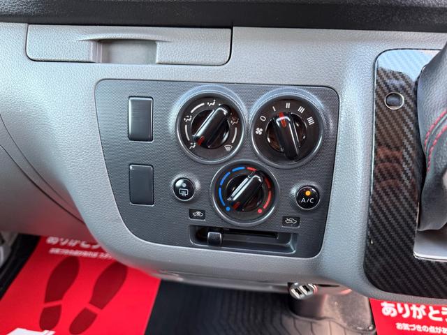 ＮＶ３５０キャラバンバン ロングＤＸターボ　切替４ＷＤ　ディーゼルターボ　ＡＴ　５ドア　６人乗り　フォグランプ　キーレスエントリー　電動格納ミラー　ＥＴＣ　ヘッドライトレベライザー　地デジＴＶ　バックカメラ　ナビ　ピュアドライブ　ＰＳ　ＰＷ（52枚目）