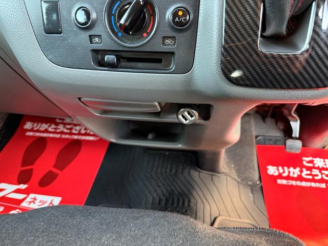 ＮＶ３５０キャラバンバン ロングＤＸターボ　切替４ＷＤ　ディーゼルターボ　ＡＴ　５ドア　６人乗り　フォグランプ　キーレスエントリー　電動格納ミラー　ＥＴＣ　ヘッドライトレベライザー　地デジＴＶ　バックカメラ　ナビ　ピュアドライブ　ＰＳ　ＰＷ（53枚目）