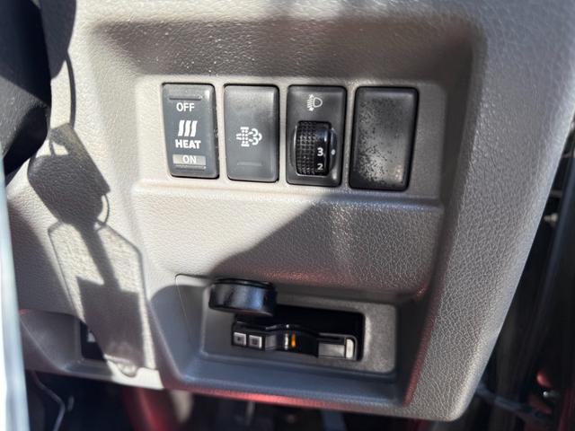 ＮＶ３５０キャラバンバン ロングＤＸターボ　切替４ＷＤ　ディーゼルターボ　ＡＴ　５ドア　６人乗り　フォグランプ　キーレスエントリー　電動格納ミラー　ＥＴＣ　ヘッドライトレベライザー　地デジＴＶ　バックカメラ　ナビ　ピュアドライブ　ＰＳ　ＰＷ（56枚目）