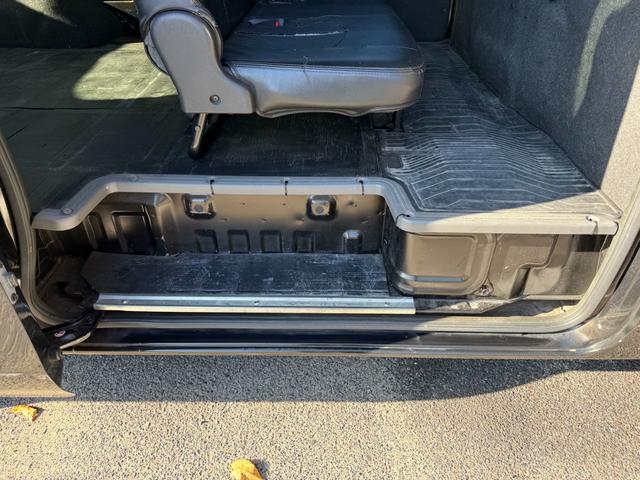 ＮＶ３５０キャラバンバン ロングＤＸターボ　切替４ＷＤ　ディーゼルターボ　ＡＴ　５ドア　６人乗り　フォグランプ　キーレスエントリー　電動格納ミラー　ＥＴＣ　ヘッドライトレベライザー　地デジＴＶ　バックカメラ　ナビ　ピュアドライブ　ＰＳ　ＰＷ（63枚目）