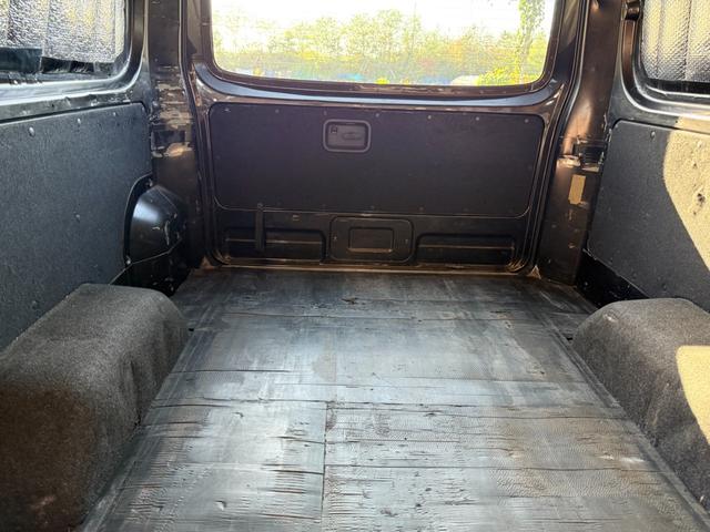 ＮＶ３５０キャラバンバン ロングＤＸターボ　切替４ＷＤ　ディーゼルターボ　ＡＴ　５ドア　６人乗り　フォグランプ　キーレスエントリー　電動格納ミラー　ＥＴＣ　ヘッドライトレベライザー　地デジＴＶ　バックカメラ　ナビ　ピュアドライブ　ＰＳ　ＰＷ（75枚目）