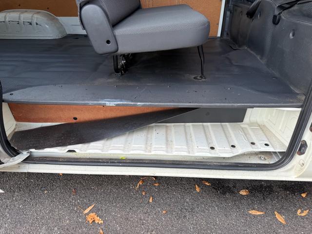 ハイエースバン ロングDX 4WD ディーゼルターボ オートマ 両側スライドドア 6人乗り キーレスエントリー ETC バックカメラ ドライブレコーダー タイミングベルト交換歴有 東海仕入れ エアコン 盗難防止装置 PS PW(61枚目)