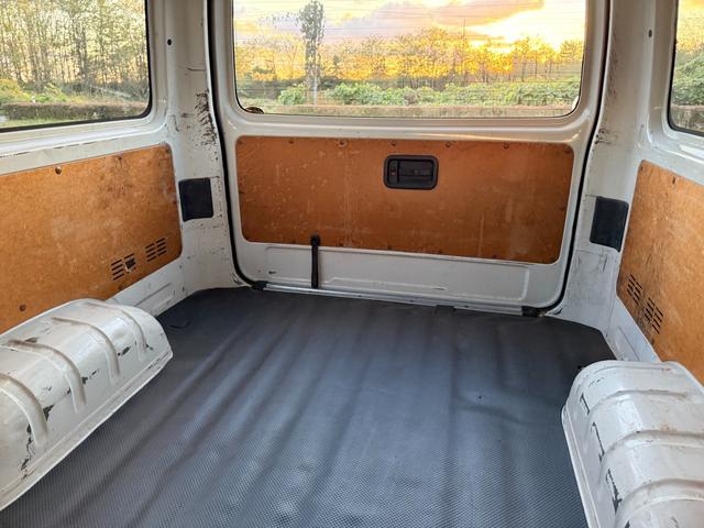 ハイエースバン ロングDX 4WD ディーゼルターボ オートマ 両側スライドドア 6人乗り キーレスエントリー ETC バックカメラ ドライブレコーダー タイミングベルト交換歴有 東海仕入れ エアコン 盗難防止装置 PS PW(71枚目)