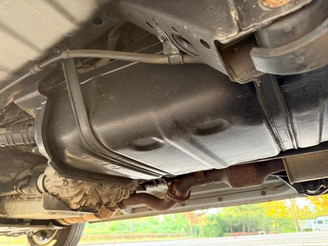 ハイエースバン ロングＤＸ　ＧＬパッケージ　４ＷＤ　ディーゼルターボ　ＡＴ　６人乗り　５ドア　キーレス　　電格ミラー　パワーヒート　ＴＶ　ＳＤナビ　バックカメラ　Ｂｌｕｅｔｏｏｔｈ　ＥＴＣ　アルミホイール　車検Ｒ８年５月　盗難防止装置　ＡＢＳ（36枚目）