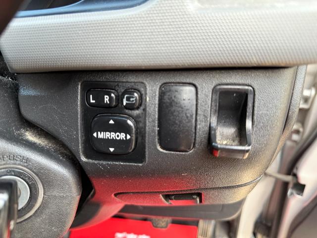 ハイエースバン ロングＤＸ　ＧＬパッケージ　４ＷＤ　ディーゼルターボ　ＡＴ　６人乗り　５ドア　キーレス　　電格ミラー　パワーヒート　ＴＶ　ＳＤナビ　バックカメラ　Ｂｌｕｅｔｏｏｔｈ　ＥＴＣ　アルミホイール　車検Ｒ８年５月　盗難防止装置　ＡＢＳ（54枚目）