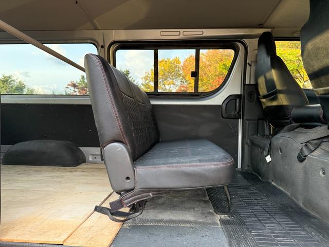 ハイエースバン ロングＤＸ　ＧＬパッケージ　４ＷＤ　ディーゼルターボ　ＡＴ　６人乗り　５ドア　キーレス　　電格ミラー　パワーヒート　ＴＶ　ＳＤナビ　バックカメラ　Ｂｌｕｅｔｏｏｔｈ　ＥＴＣ　アルミホイール　車検Ｒ８年５月　盗難防止装置　ＡＢＳ（62枚目）