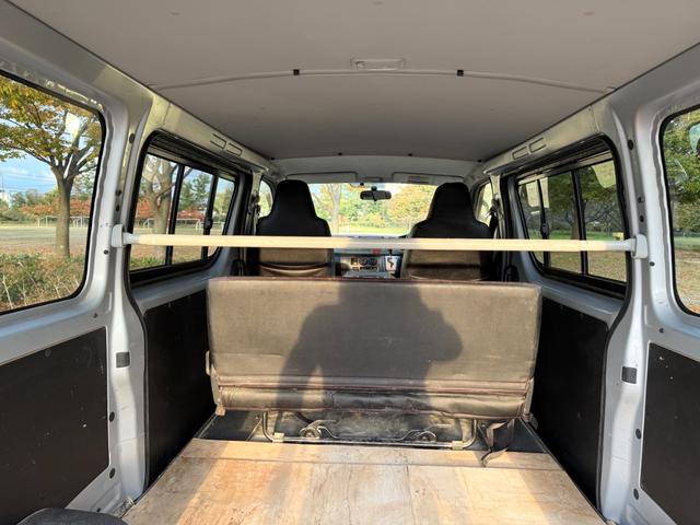 ハイエースバン ロングＤＸ　ＧＬパッケージ　４ＷＤ　ディーゼルターボ　ＡＴ　６人乗り　５ドア　キーレス　　電格ミラー　パワーヒート　ＴＶ　ＳＤナビ　バックカメラ　Ｂｌｕｅｔｏｏｔｈ　ＥＴＣ　アルミホイール　車検Ｒ８年５月　盗難防止装置　ＡＢＳ（74枚目）