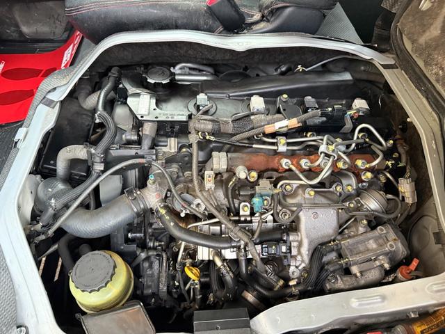 ハイエースバン ロングＤＸ　ＧＬパッケージ　４ＷＤ　ディーゼルターボ　ＡＴ　６人乗り　５ドア　キーレス　　電格ミラー　パワーヒート　ＴＶ　ＳＤナビ　バックカメラ　Ｂｌｕｅｔｏｏｔｈ　ＥＴＣ　アルミホイール　車検Ｒ８年５月　盗難防止装置　ＡＢＳ（80枚目）