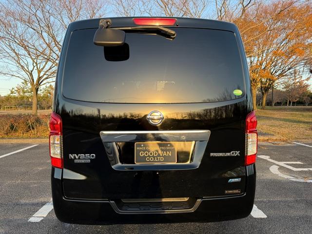 NV350キャラバンバン ロングプレミアムGXターボ 切替4WD ディーゼルターボ 5ドア 5人乗り オートマ フォグ オートクローザー 電動格納ミラー キーレス スマートキー プッシュスタート Wエアコン ETC TV CD・DVD Bluetooth(13枚目)