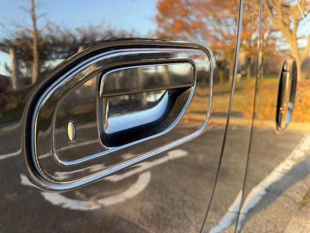 NV350キャラバンバン ロングプレミアムGXターボ 切替4WD ディーゼルターボ 5ドア 5人乗り オートマ フォグ オートクローザー 電動格納ミラー キーレス スマートキー プッシュスタート Wエアコン ETC TV CD・DVD Bluetooth(26枚目)