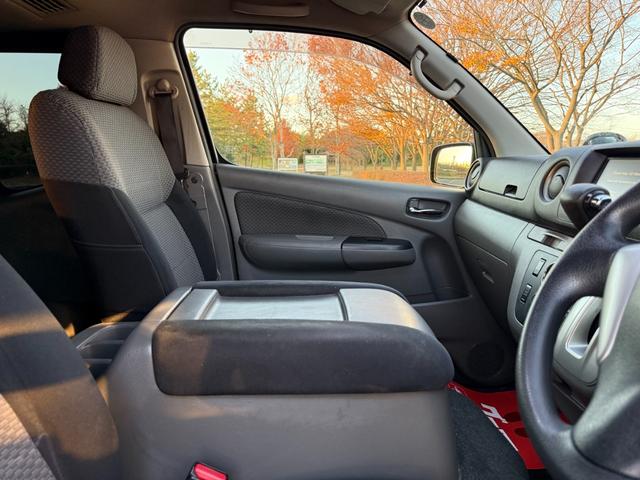 NV350キャラバンバン ロングプレミアムGXターボ 切替4WD ディーゼルターボ 5ドア 5人乗り オートマ フォグ オートクローザー 電動格納ミラー キーレス スマートキー プッシュスタート Wエアコン ETC TV CD・DVD Bluetooth(43枚目)