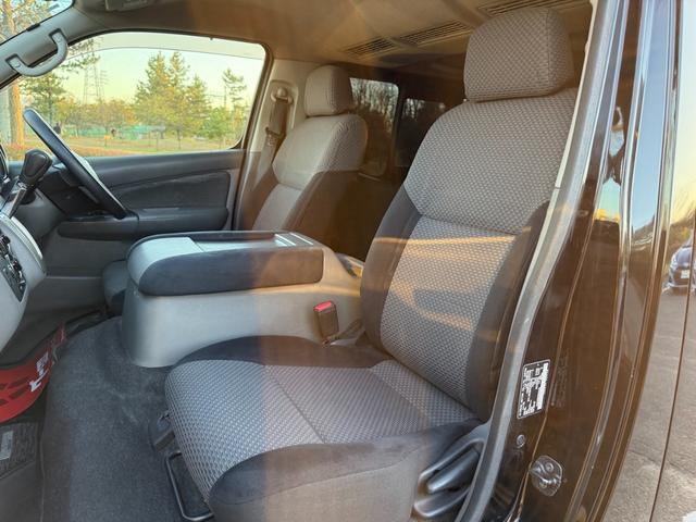 NV350キャラバンバン ロングプレミアムGXターボ 切替4WD ディーゼルターボ 5ドア 5人乗り オートマ フォグ オートクローザー 電動格納ミラー キーレス スマートキー プッシュスタート Wエアコン ETC TV CD・DVD Bluetooth(45枚目)