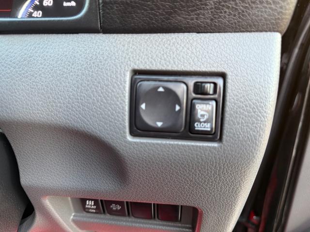 NV350キャラバンバン ロングプレミアムGXターボ 切替4WD ディーゼルターボ 5ドア 5人乗り オートマ フォグ オートクローザー 電動格納ミラー キーレス スマートキー プッシュスタート Wエアコン ETC TV CD・DVD Bluetooth(56枚目)