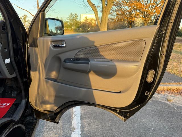 NV350キャラバンバン ロングプレミアムGXターボ 切替4WD ディーゼルターボ 5ドア 5人乗り オートマ フォグ オートクローザー 電動格納ミラー キーレス スマートキー プッシュスタート Wエアコン ETC TV CD・DVD Bluetooth(61枚目)