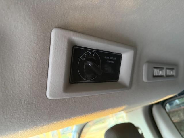 NV350キャラバンバン ロングプレミアムGXターボ 切替4WD ディーゼルターボ 5ドア 5人乗り オートマ フォグ オートクローザー 電動格納ミラー キーレス スマートキー プッシュスタート Wエアコン ETC TV CD・DVD Bluetooth(74枚目)